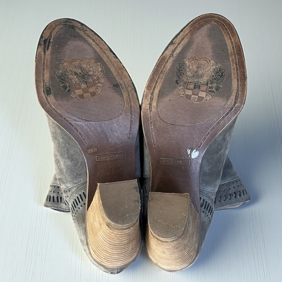 Vince Camuto Fileana Suede Cut-out Bootie in Gray Size 10 - Picture 12 of 13